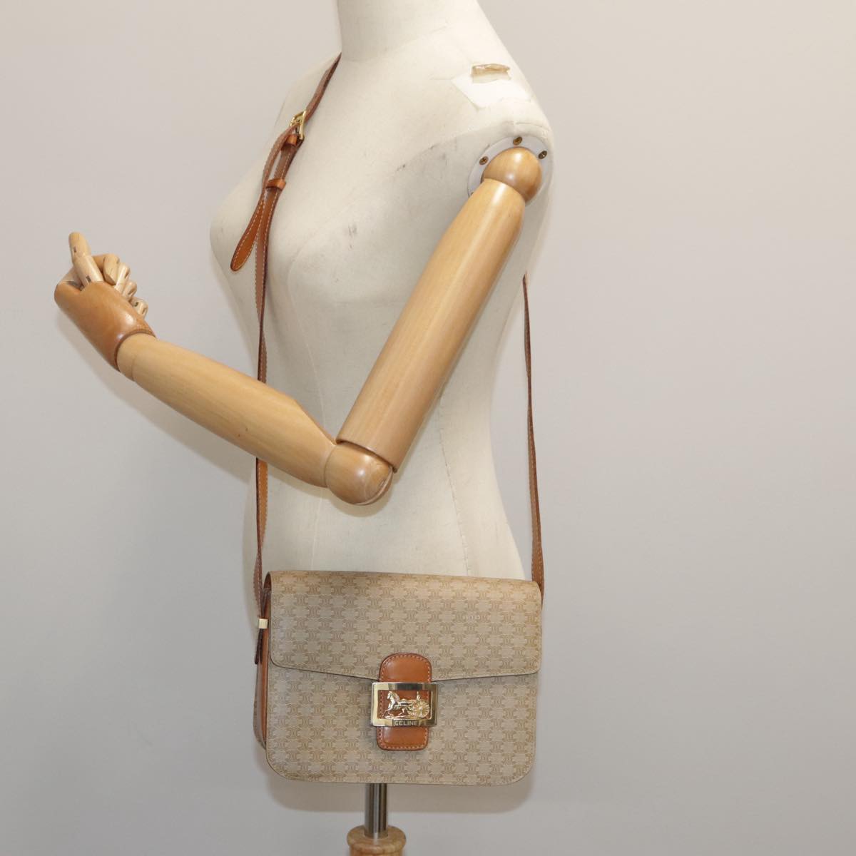 CELINE Macadam Canvas Horse Carriage Shoulder Bag Beige Gold Auth 95557