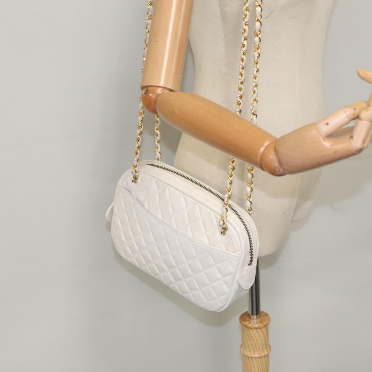 CHANEL Matelasse Chain Shoulder Bag Lamb Skin White Gold CC Auth 95603