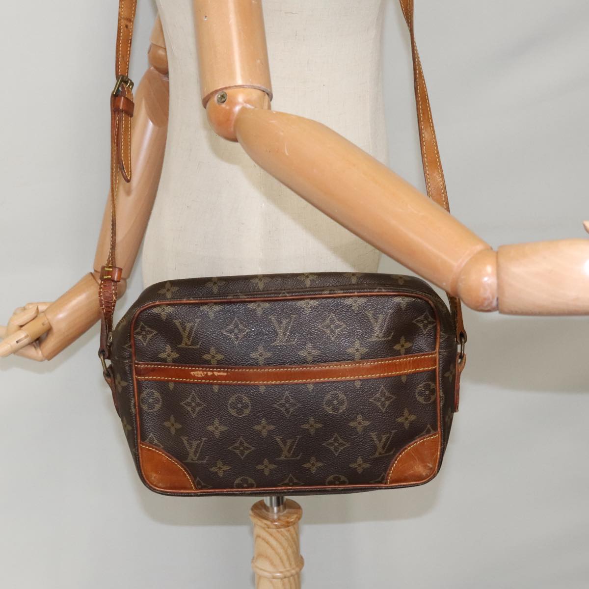 LOUIS VUITTON Monogram Trocadero 27 Shoulder Bag M51274 LV Auth 95606