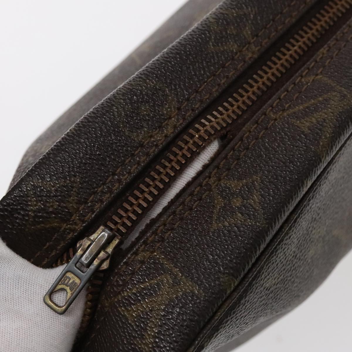 LOUIS VUITTON Monogram Trousse Toilette 28 Clutch Bag M47522 LV Auth 95707