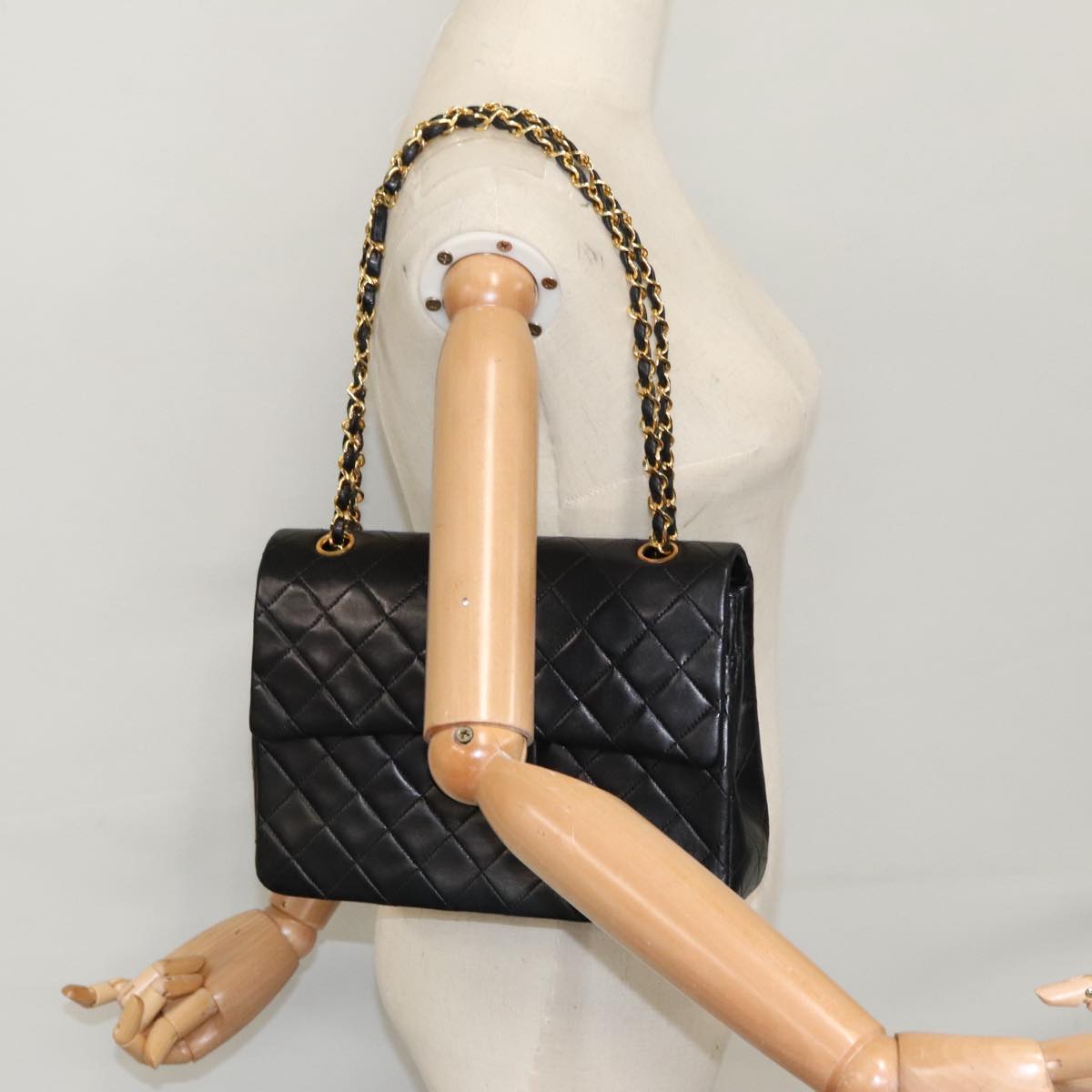 CHANEL Matelasse Chain Hand Bag Lamb Skin Black Gold CC Auth 95715A