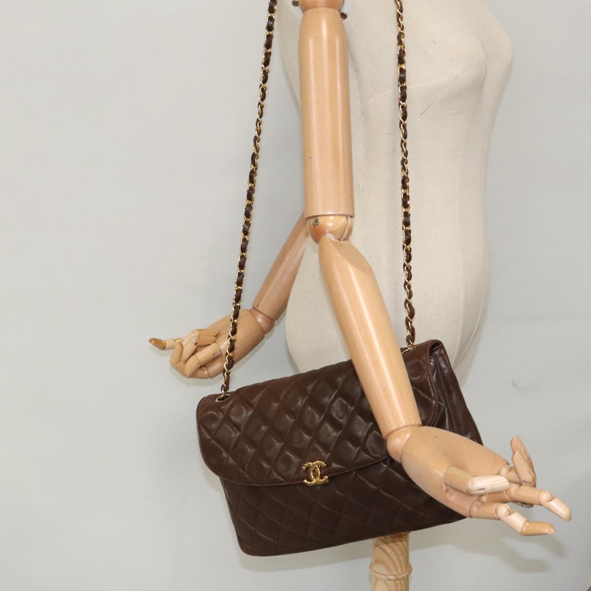 CHANEL Matelasse Chain Shoulder Bag Lamb Skin Brown Gold CC Auth 95717