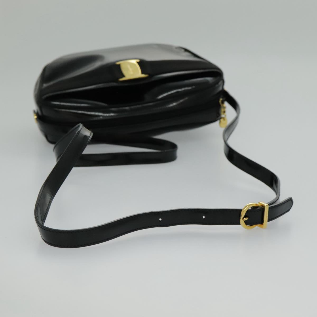 Salvatore Ferragamo Vala Shoulder Bag Enamel Black Gold Auth 95720