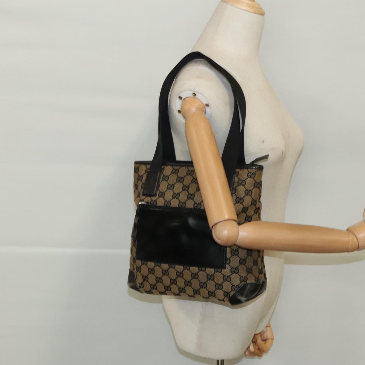 GUCCI GG Canvas Tote Bag Beige Black 019 0402 Auth 95727