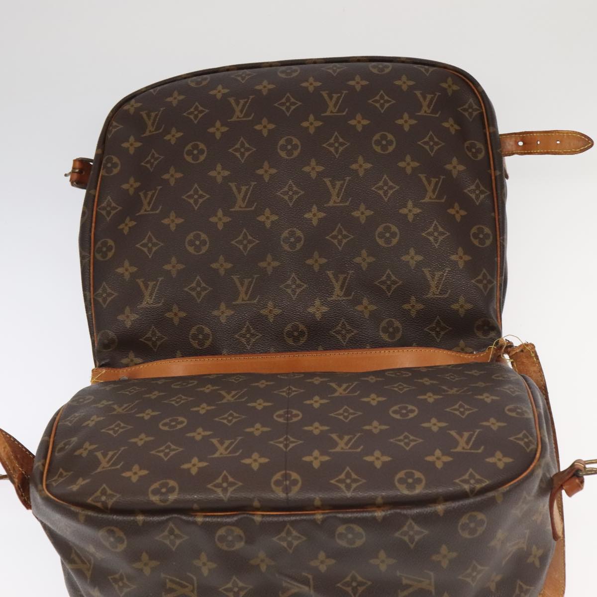 LOUIS VUITTON Monogram Saumur 35 Shoulder Bag M42254 LV Auth 95763