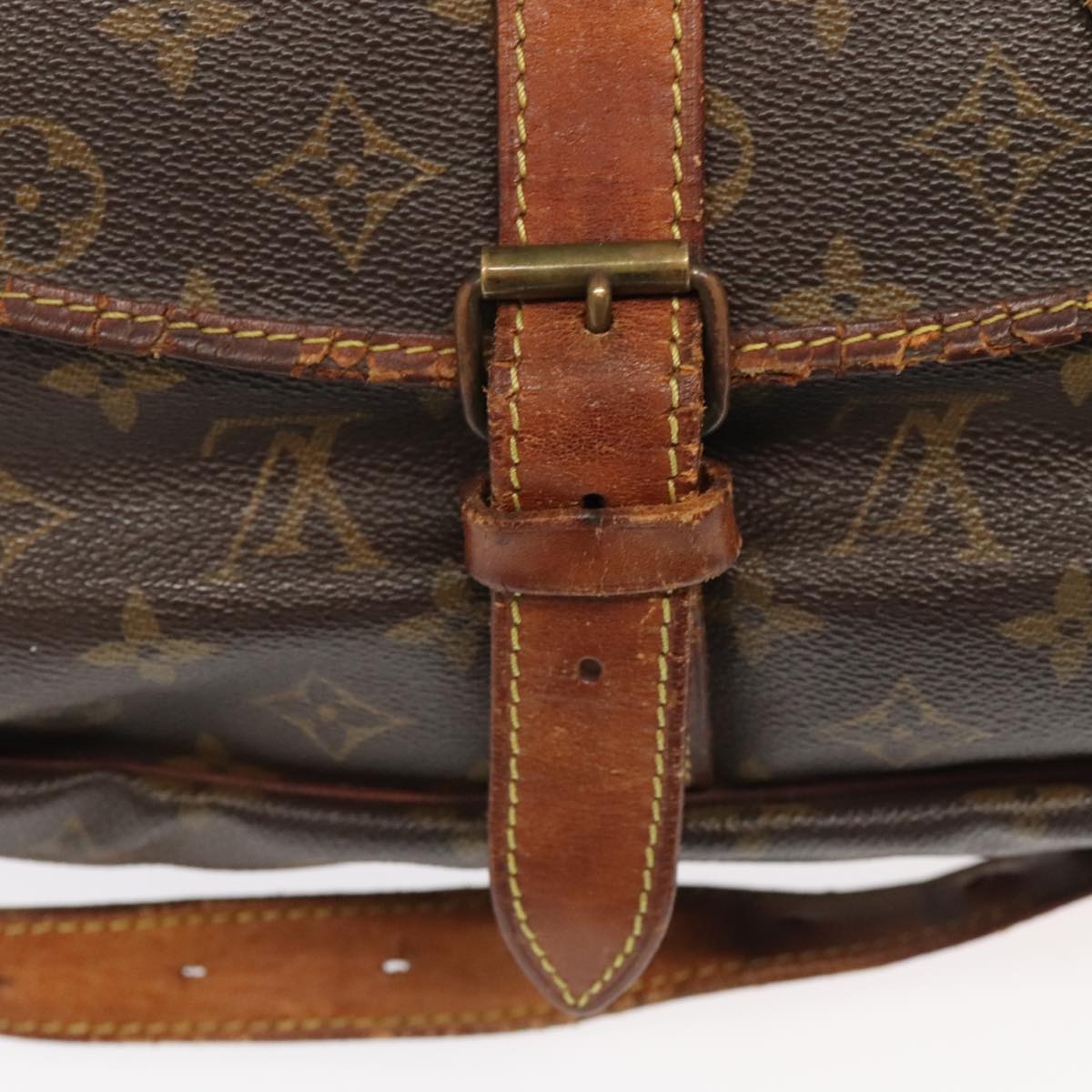 LOUIS VUITTON Monogram Saumur 35 Shoulder Bag M42254 LV Auth 95763