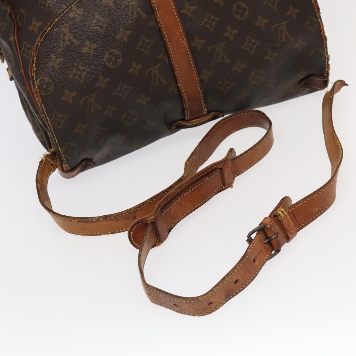 LOUIS VUITTON Monogram Saumur 35 Shoulder Bag M42254 LV Auth 95763