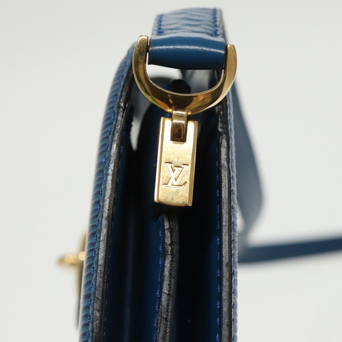 LOUIS VUITTON Epi Capuchin Shoulder Bag Blue M52345 LV Auth 95831