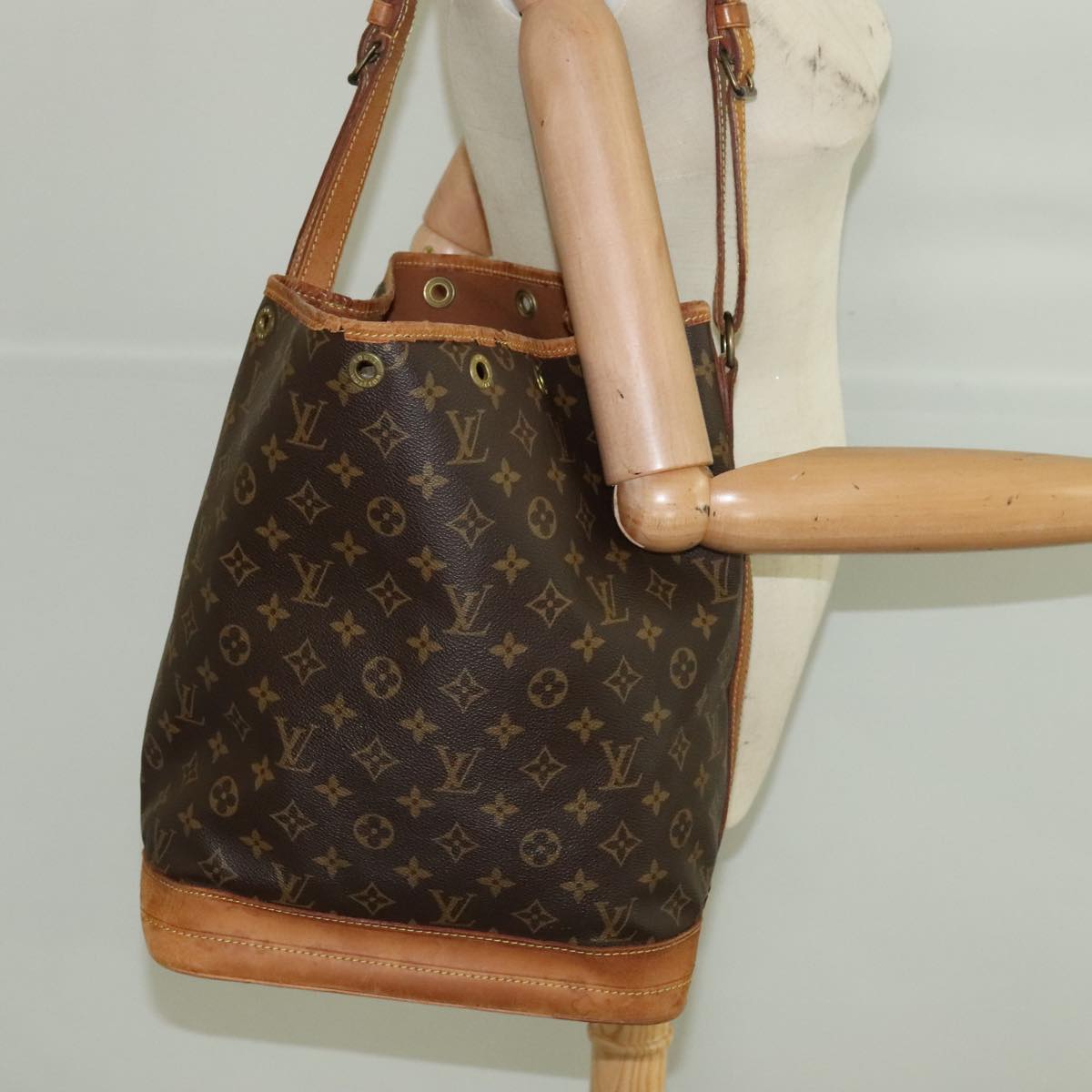 LOUIS VUITTON Monogram Noe Shoulder Bag M42224 LV Auth 95865