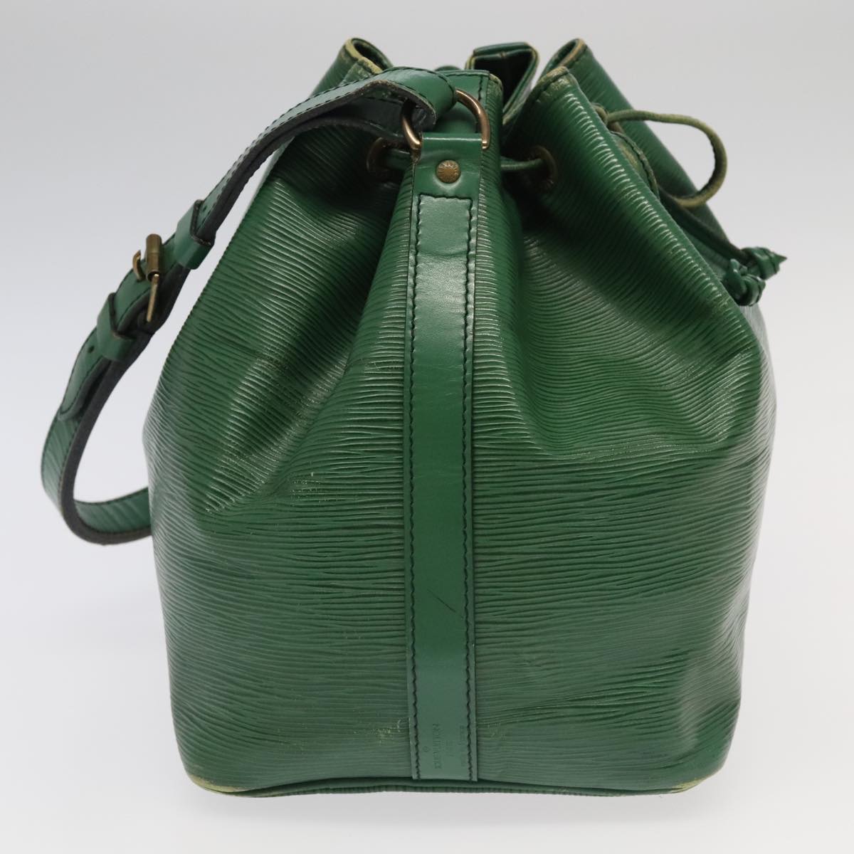 LOUIS VUITTON Epi Petit Noe Shoulder Bag Green M44102 LV Auth 95884