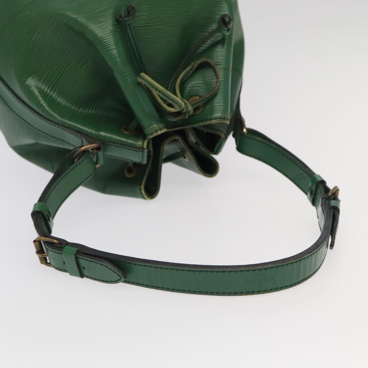 LOUIS VUITTON Epi Petit Noe Shoulder Bag Green M44102 LV Auth 95884