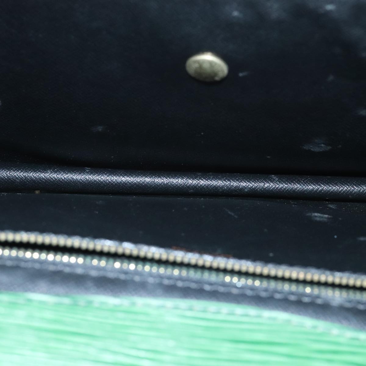 LOUIS VUITTON Epi Montaigne 27 Clutch Bag Green M52654 LV Auth 95998