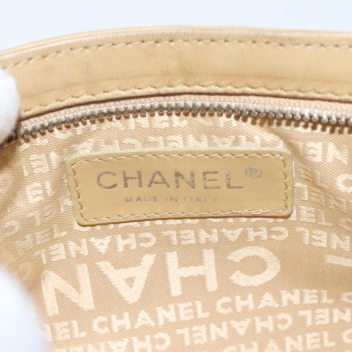 CHANEL Chain Shoulder Pouch Leather Beige Silver CC Auth 96004