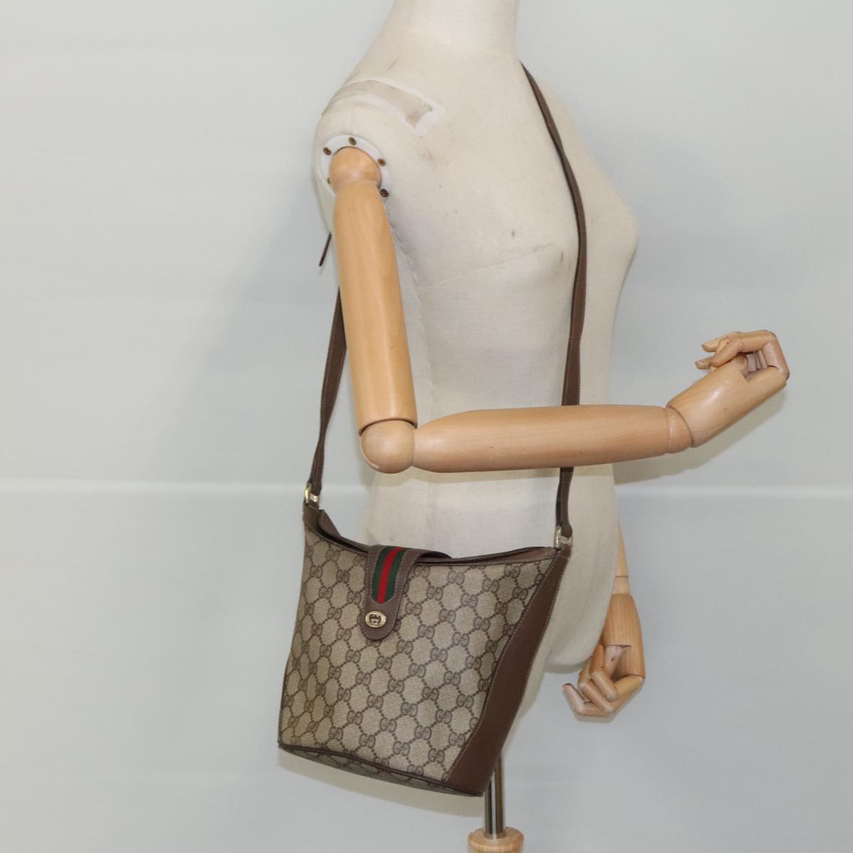 GUCCI GG Supreme Web Sherry Line Shoulder Bag PVC Beige 904 02 081 Auth 96199