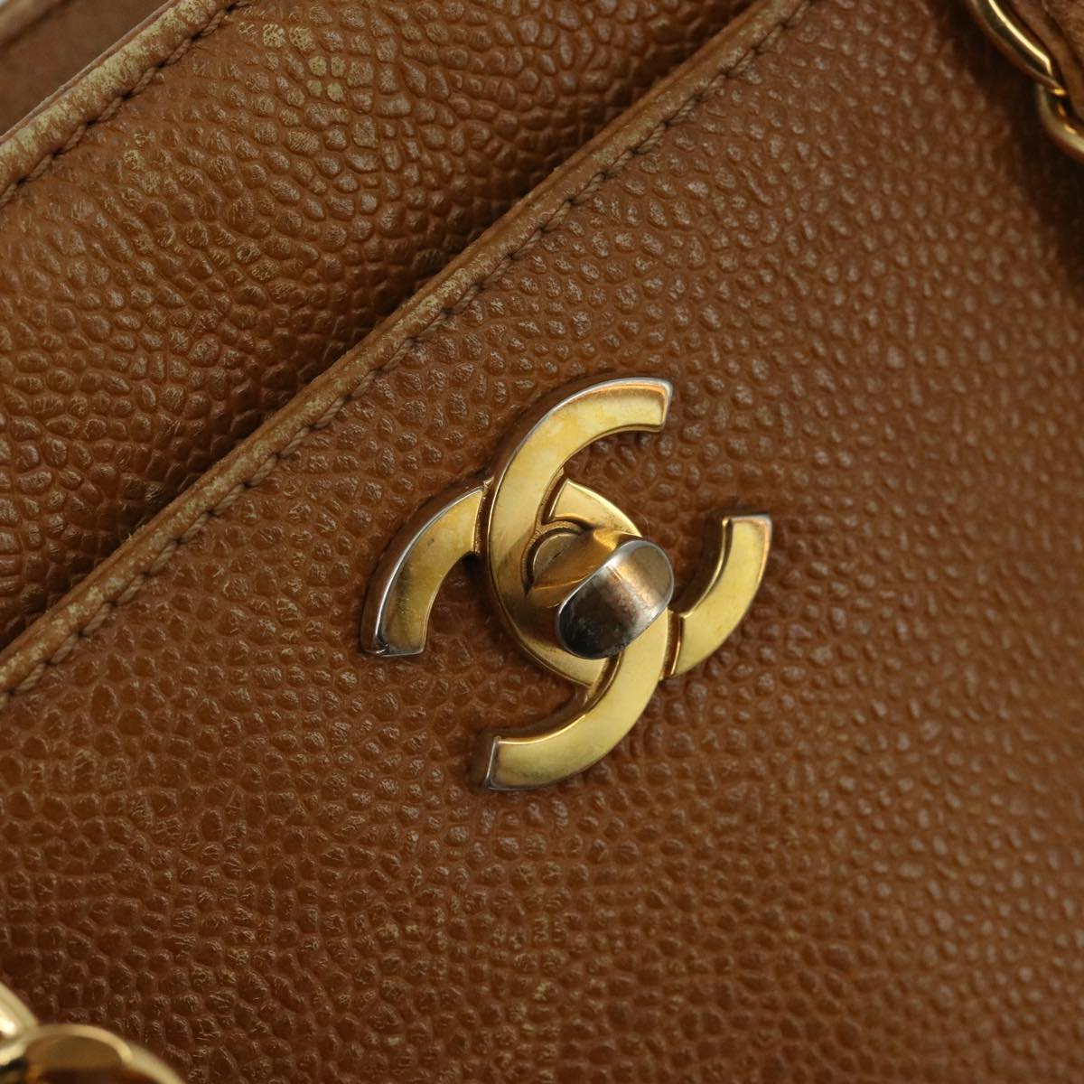 CHANEL Chain Shoulder Bag Caviar Skin Brown Gold CC Auth 96239