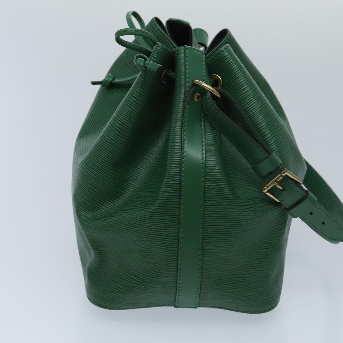 LOUIS VUITTON Epi Petit Noe Shoulder Bag Green M44102 LV Auth 96263