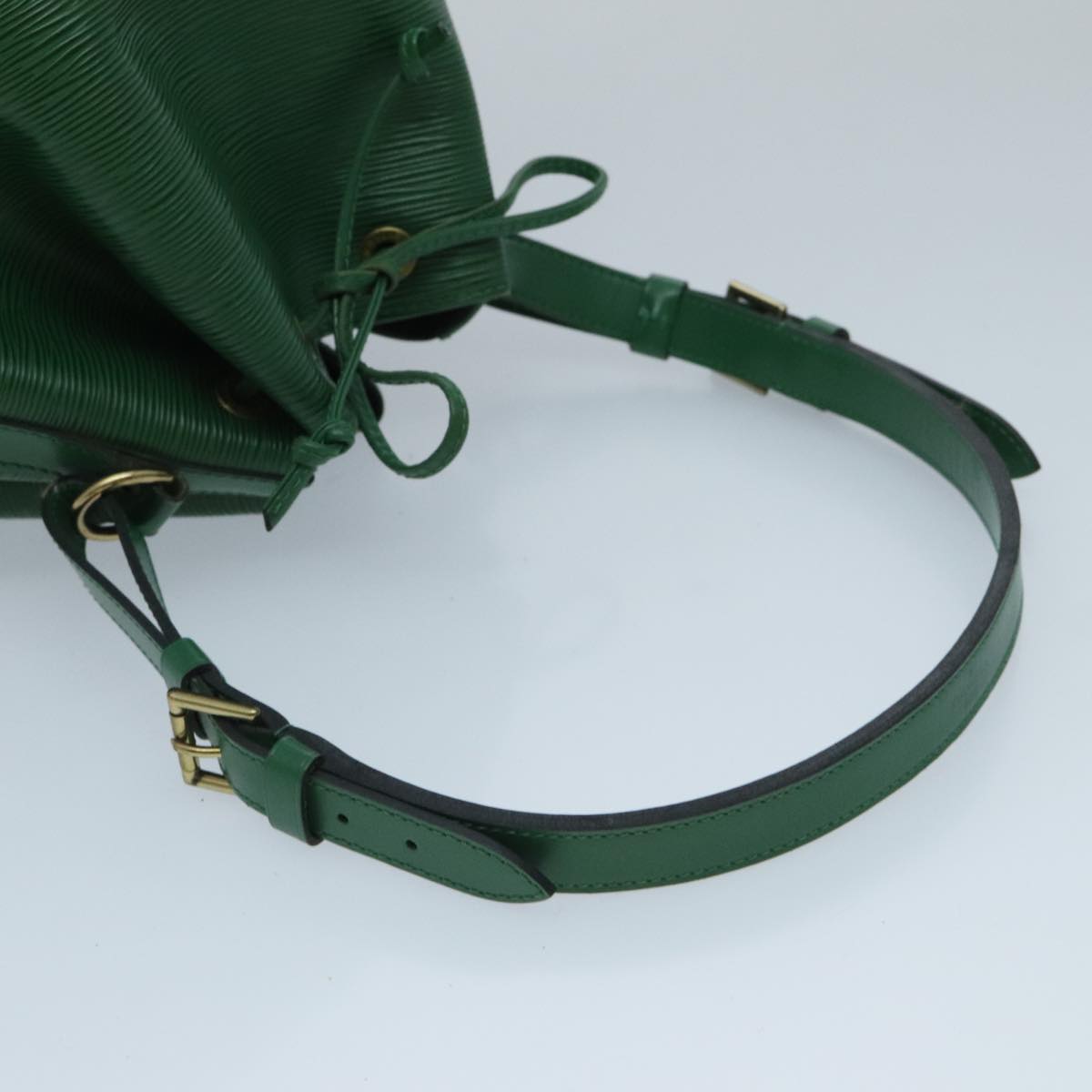 LOUIS VUITTON Epi Petit Noe Shoulder Bag Green M44102 LV Auth 96263