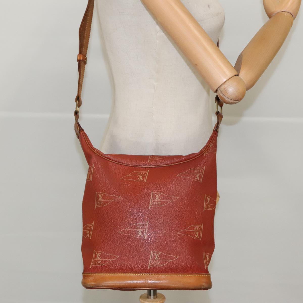 LOUIS VUITTON LOUIS VUITTON Cup Le Touquet Shoulder Bag Red M80027 Auth 96365