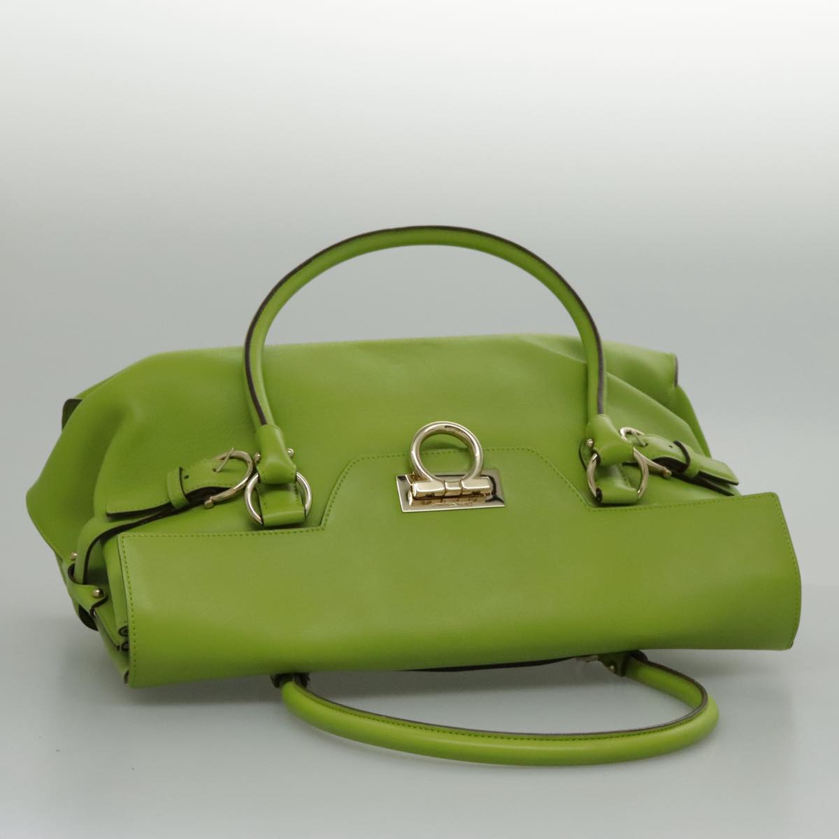 Salvatore Ferragamo Gancini Shoulder Bag Leather Green Gold Auth 96380