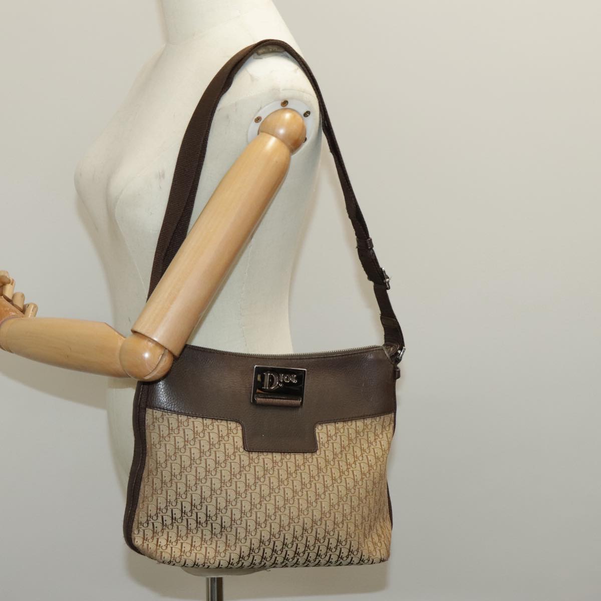 Christian Dior Trotter Canvas Shoulder Bag Beige Brown Silver Auth 96398