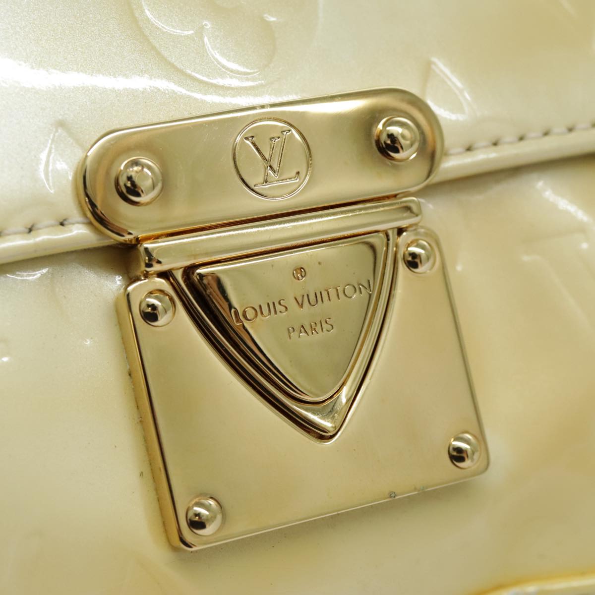 LOUIS VUITTON Monogram Vernis Malibu street Shoulder Bag Perle M91507 Auth 96411