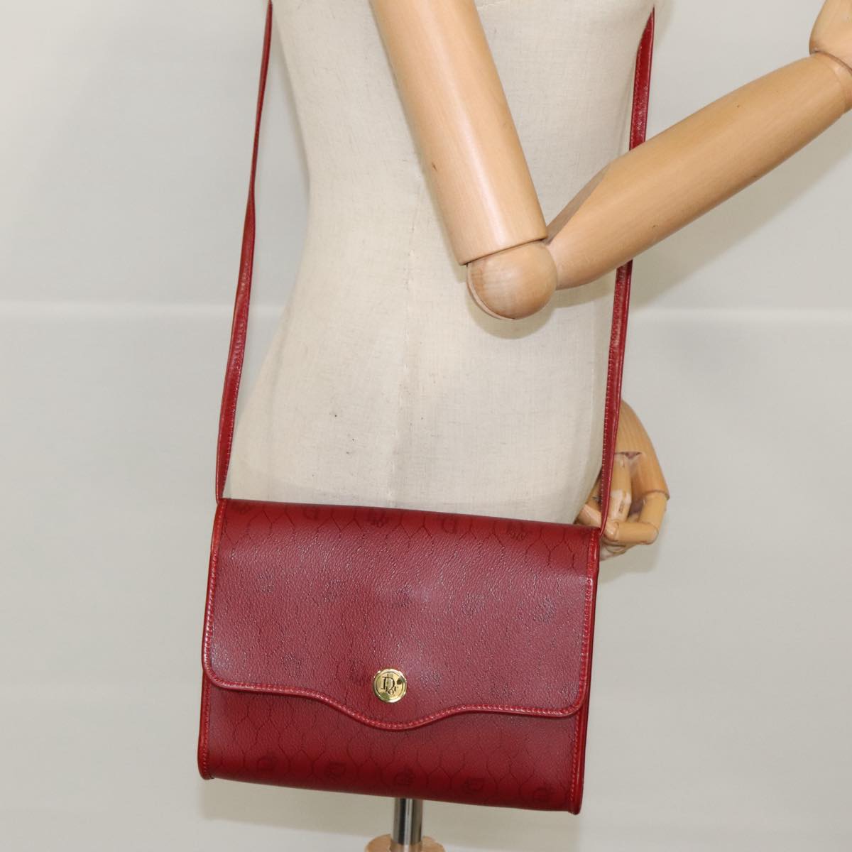 Christian Dior Honeycomb Canvas Shoulder Bag PVC Red Gold Auth 96436