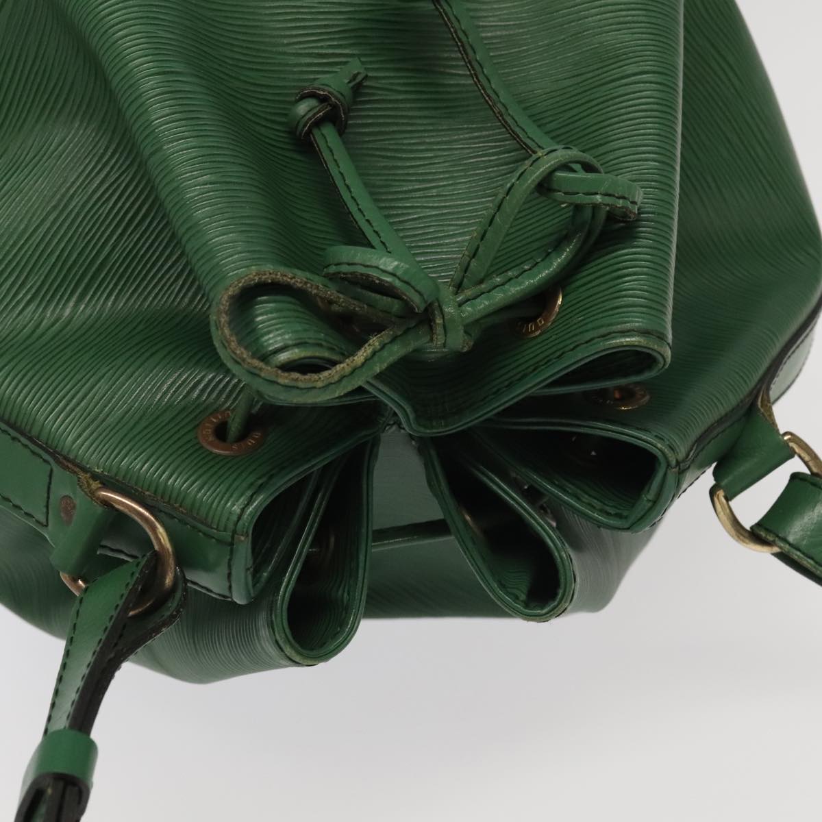 LOUIS VUITTON Epi Noe Shoulder Bag Green M44004 LV Auth 96457