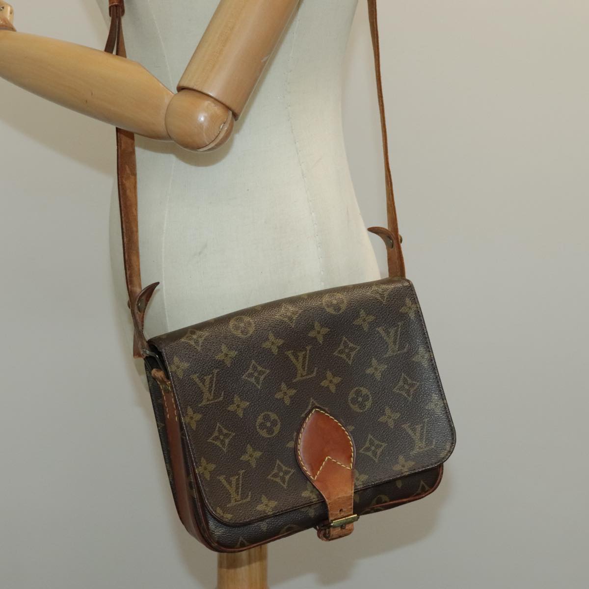 LOUIS VUITTON Monogram Cartouchiere MM Shoulder Bag M51253 LV Auth 96537