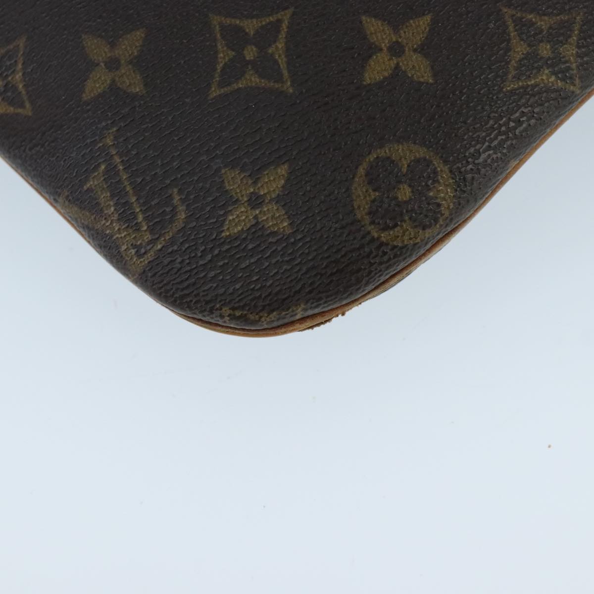 LOUIS VUITTON Monogram Pochette Bosphore Shoulder Bag M40044 LV Auth 96554