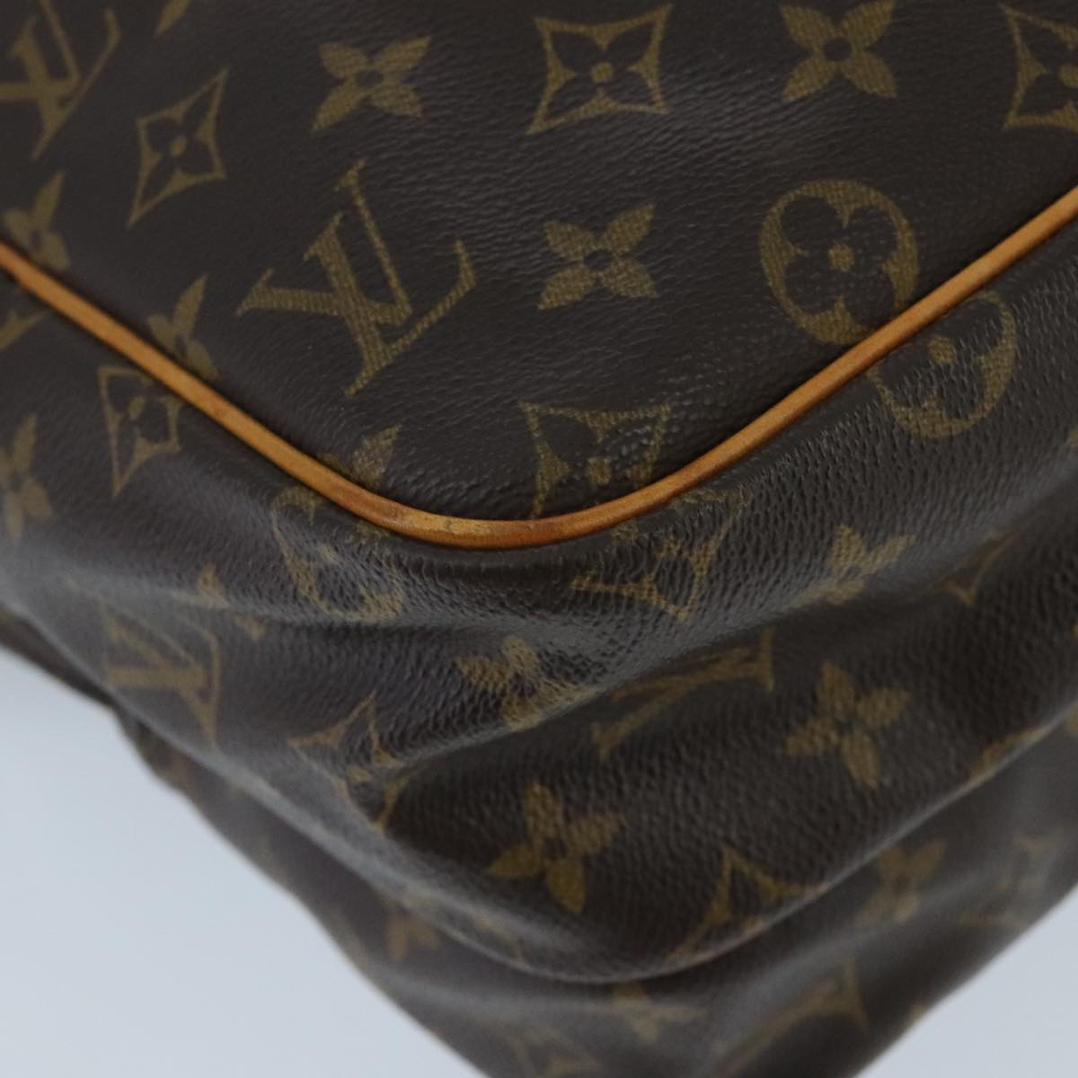 LOUIS VUITTON Monogram Reporter GM Shoulder Bag M45252 LV Auth 96564