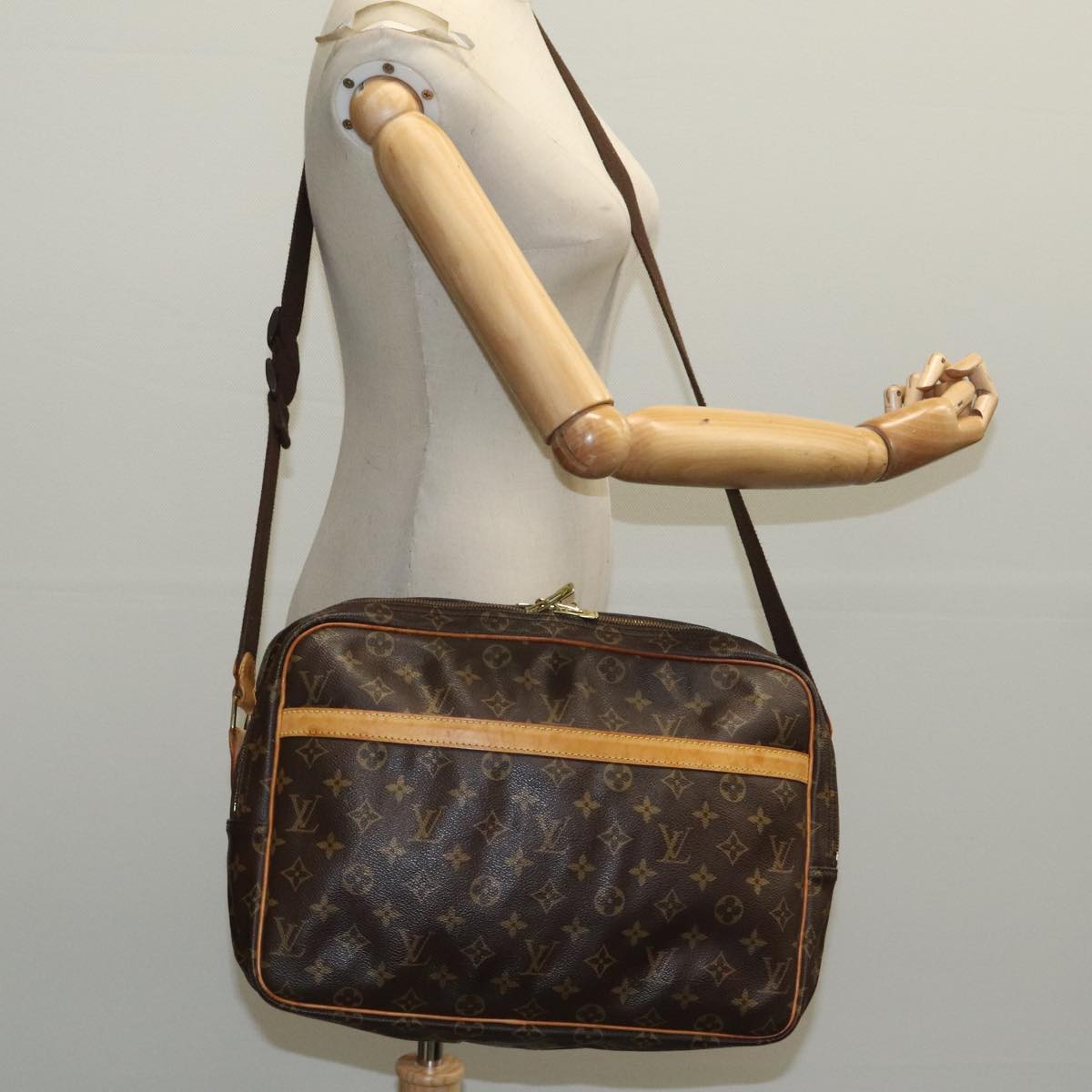 LOUIS VUITTON Monogram Reporter GM Shoulder Bag M45252 LV Auth 96564