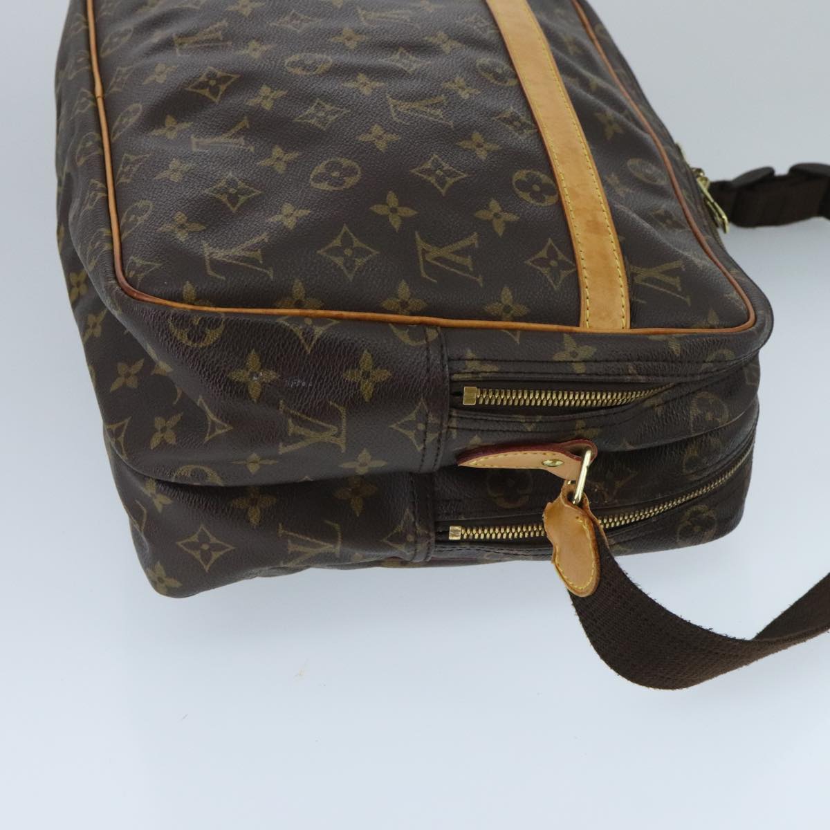 LOUIS VUITTON Monogram Reporter GM Shoulder Bag M45252 LV Auth 96564