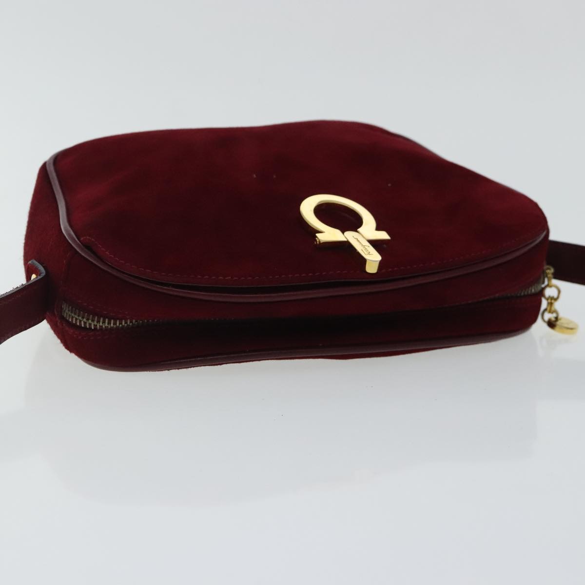 Salvatore Ferragamo Gancini Shoulder Bag Suede Red Gold Auth 96588