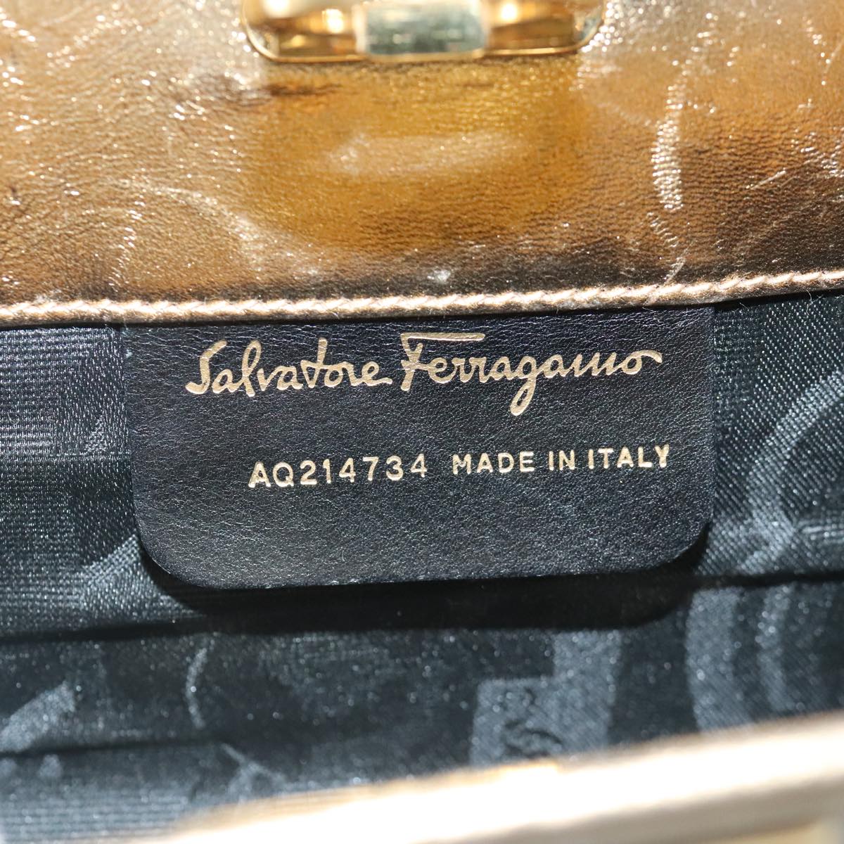 Salvatore Ferragamo Gancini Chain Shoulder Bag Leather Gold Auth 96667