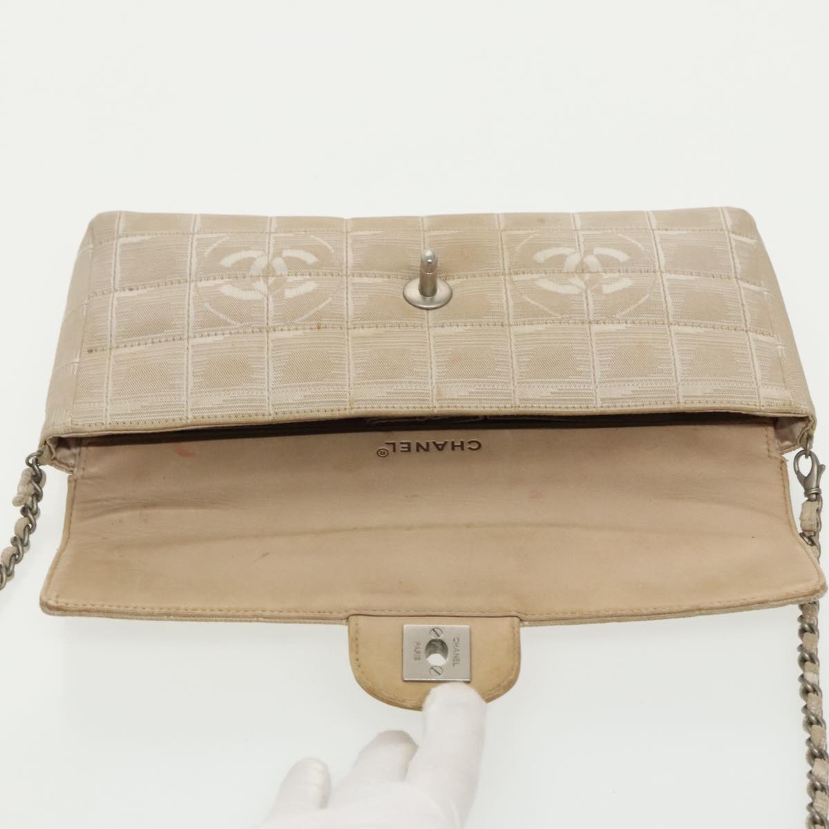 CHANEL Choco Bar Chain Shoulder Bag Canvas Beige Silver CC Auth 96693