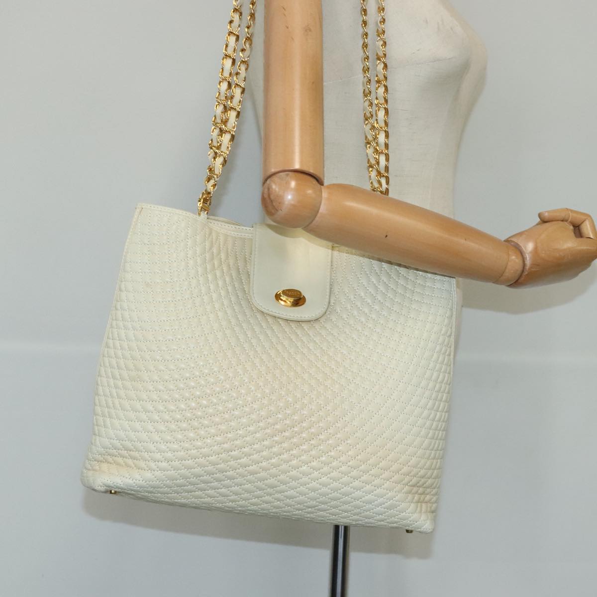 BALLY Chain Shoulder Bag Leather Beige Gold Auth 96771