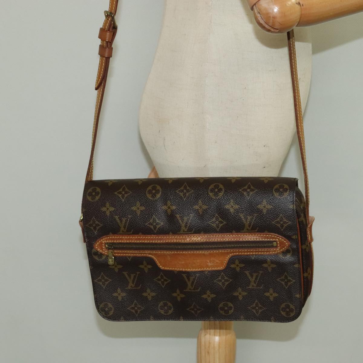 LOUIS VUITTON Monogram Saint Germain Shoulder Bag M51207 LV Auth 96813