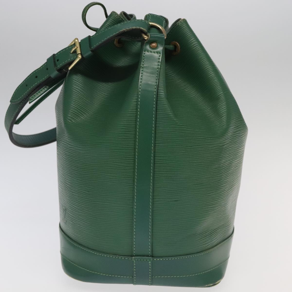 LOUIS VUITTON Epi Noe Shoulder Bag Green M44004 LV Auth 96871