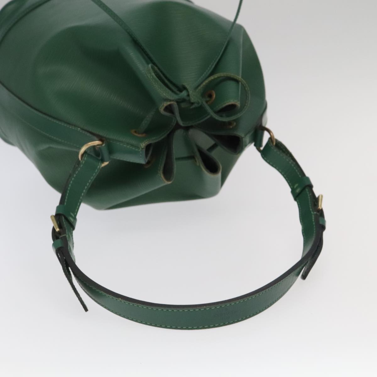 LOUIS VUITTON Epi Noe Shoulder Bag Green M44004 LV Auth 96871