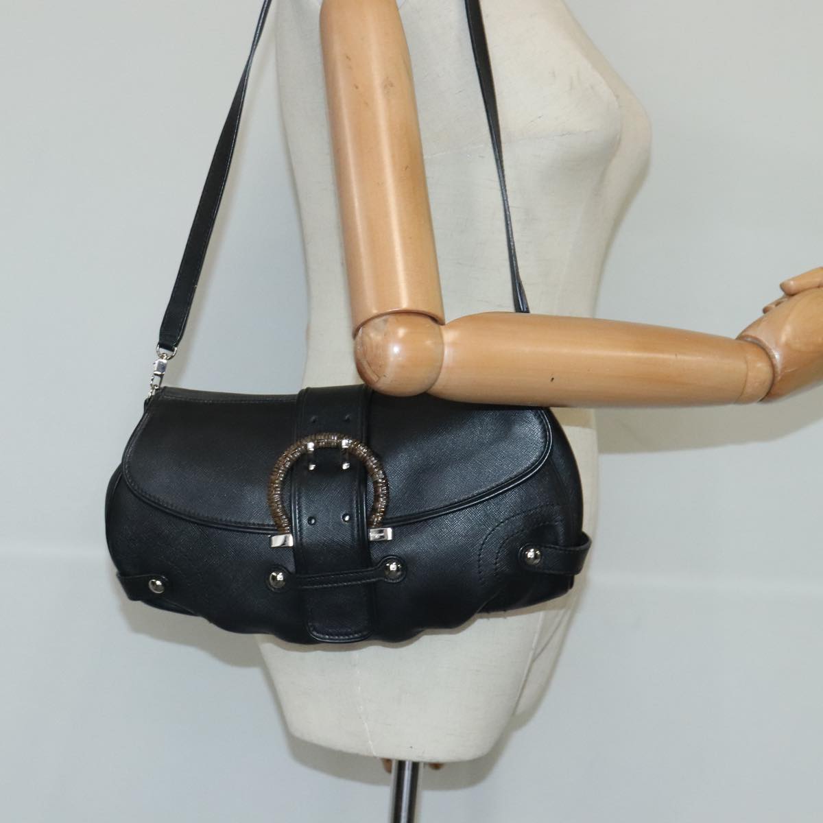 Salvatore Ferragamo Gancini Shoulder Bag Leather Black Silver Auth 97037