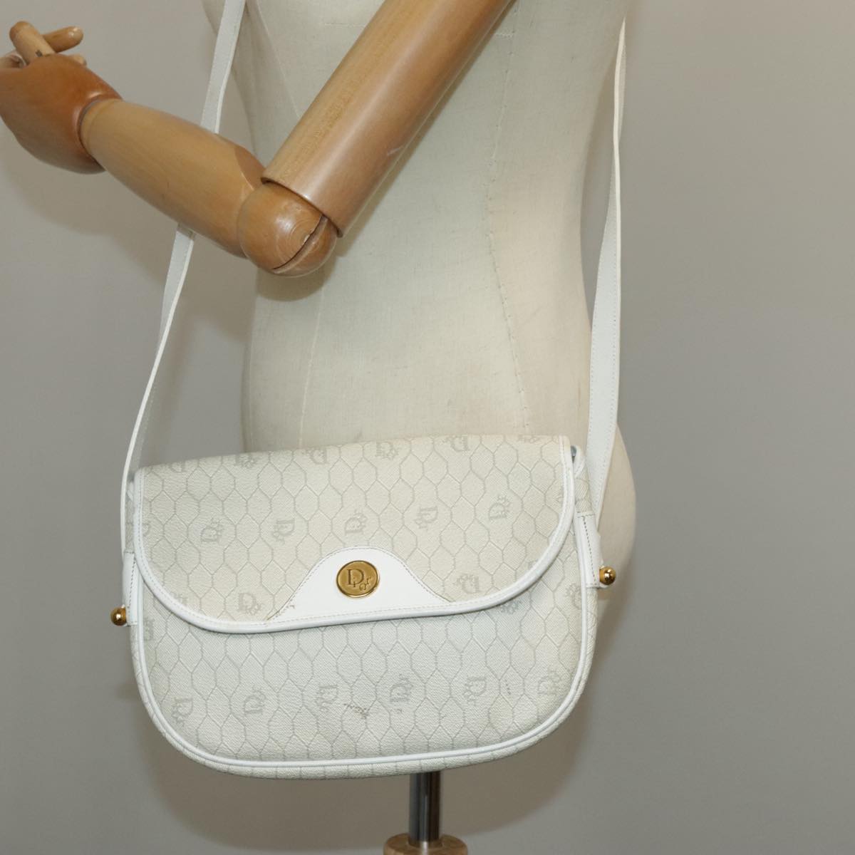 Christian Dior Honeycomb Canvas Shoulder Bag PVC Leather White Gold Auth 97038