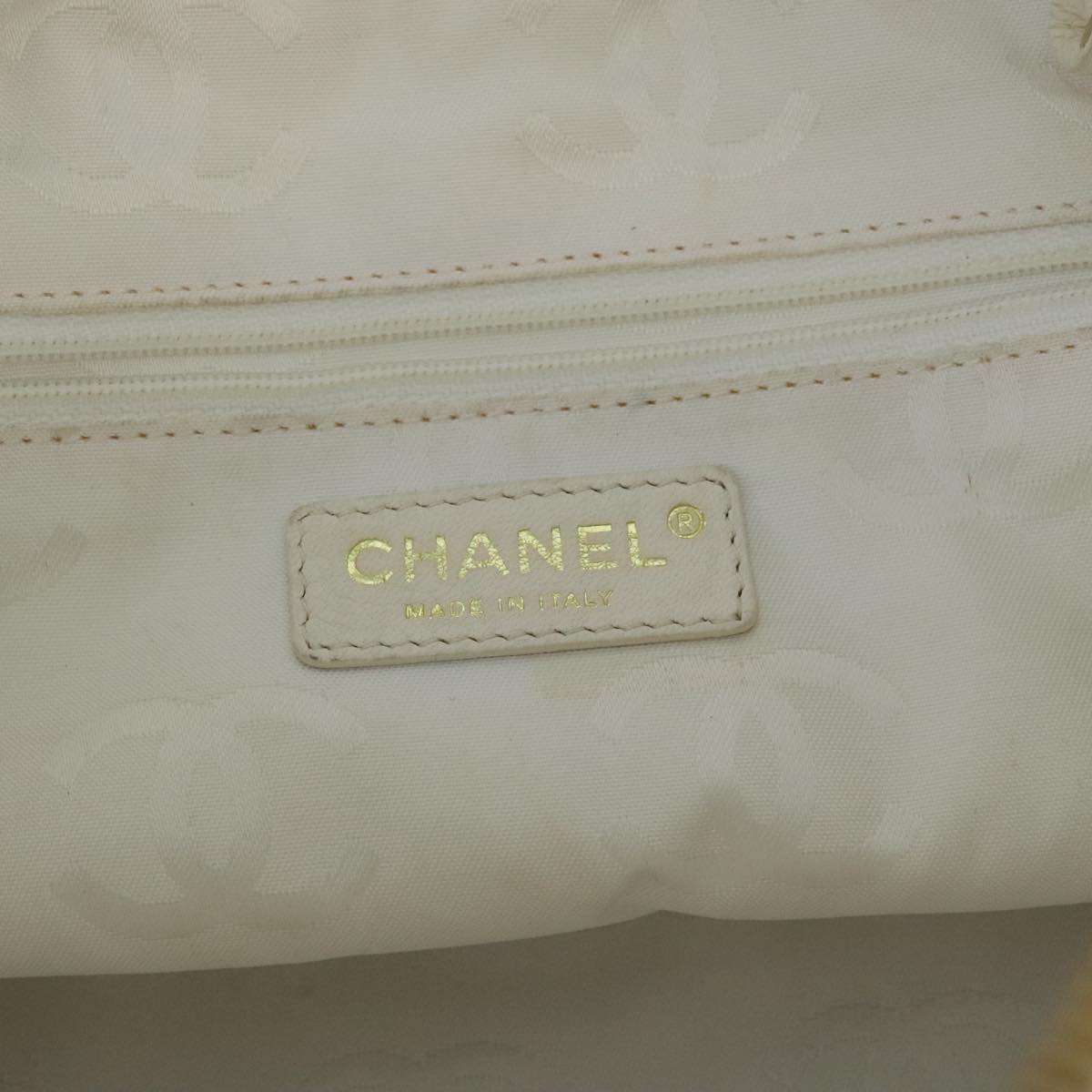 CHANEL Shoulder Bag Leather White Gold CC Auth 97045