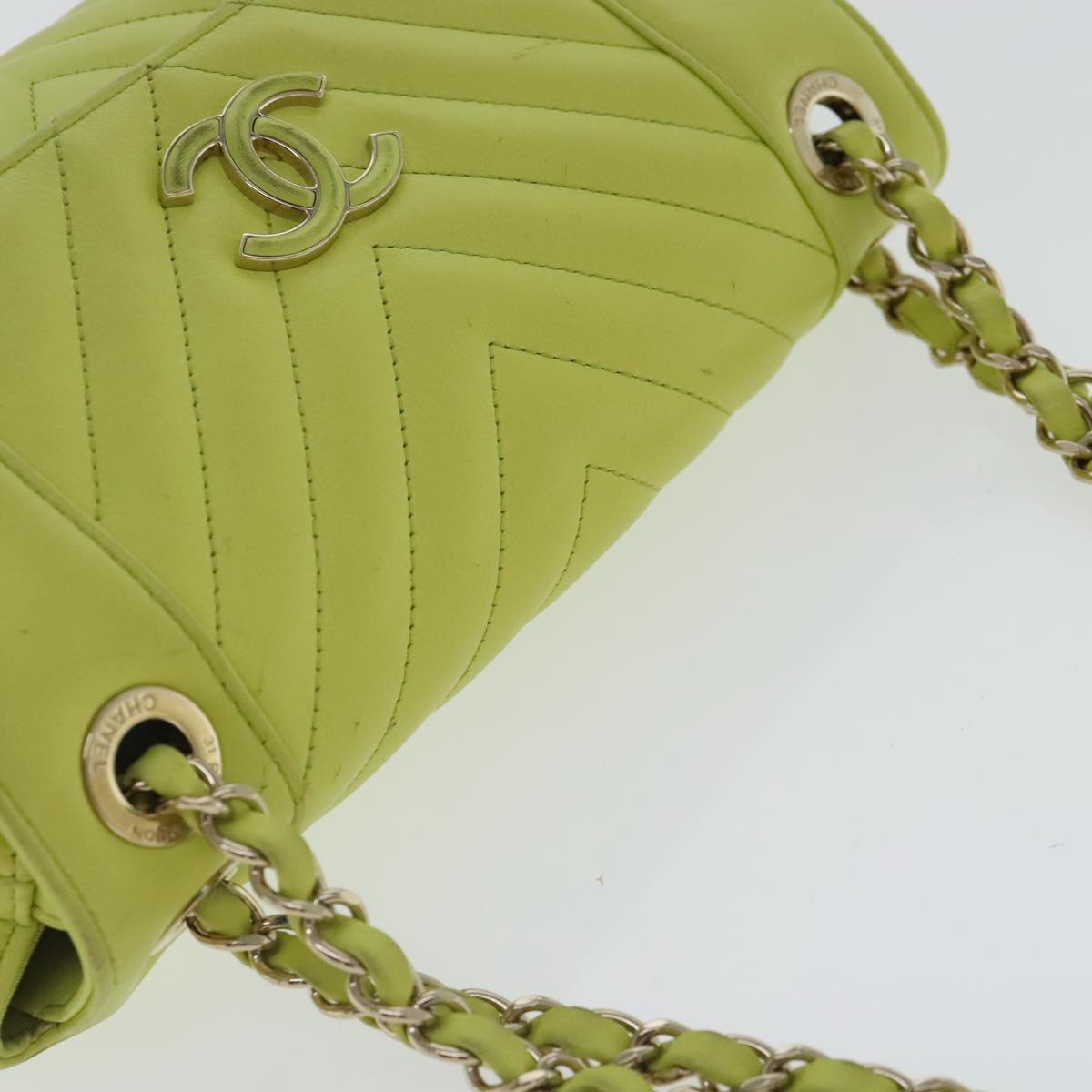 CHANEL Chain V Stitch Shoulder Bag Lamb Skin Yellow Gold CC Auth 97148