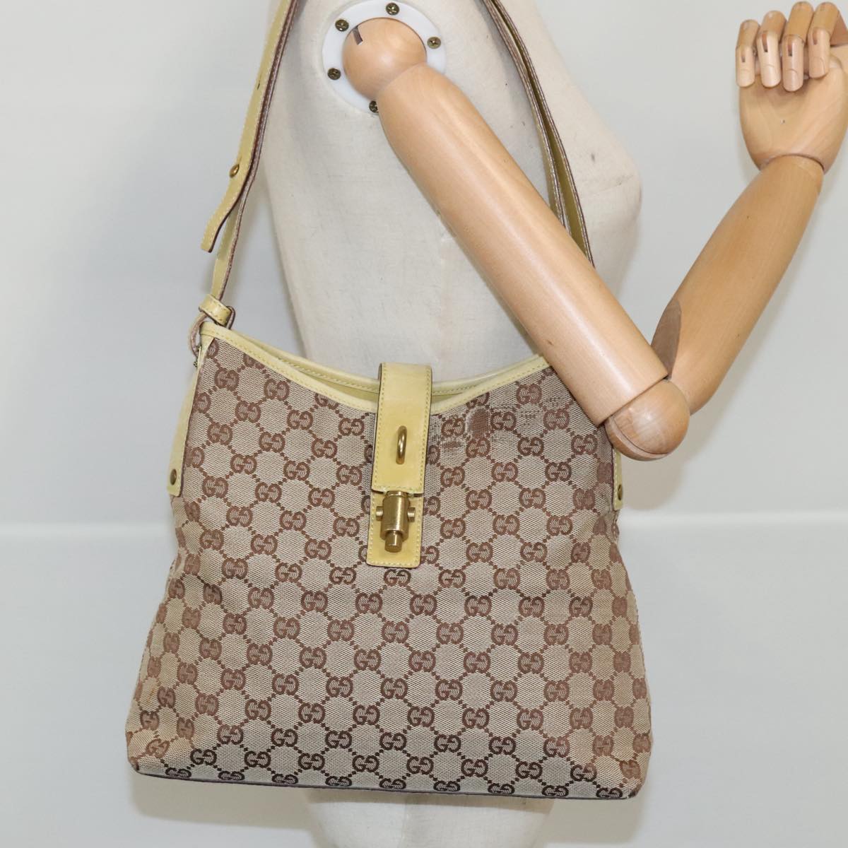 GUCCI GG Canvas Jackie Shoulder Bag Beige Gold 110291 Auth 97178