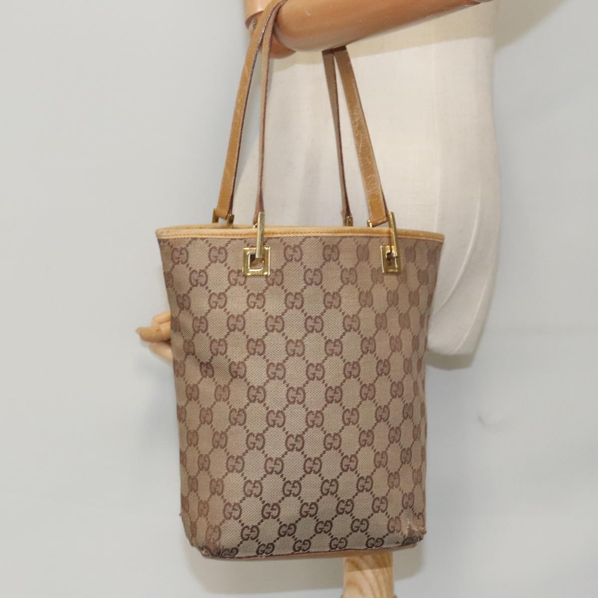 GUCCI GG Canvas Tote Bag Beige Gold 002 1099 Auth 97261