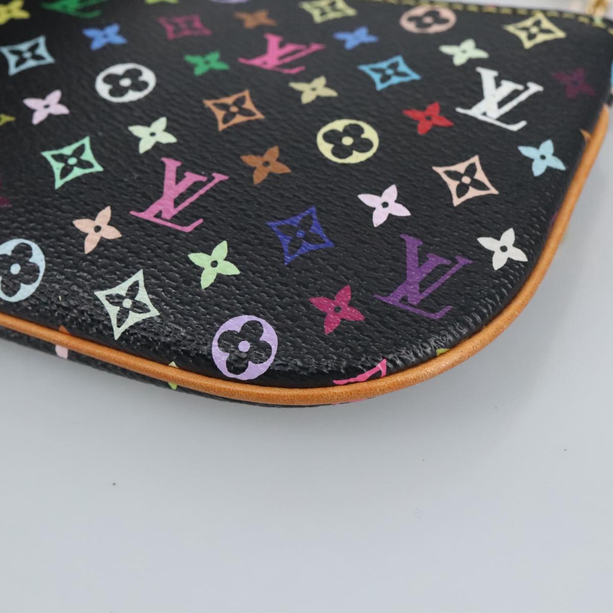 LOUIS VUITTON Multicolor Pochette MM Coin Purse Black M60031 LV Auth 97343