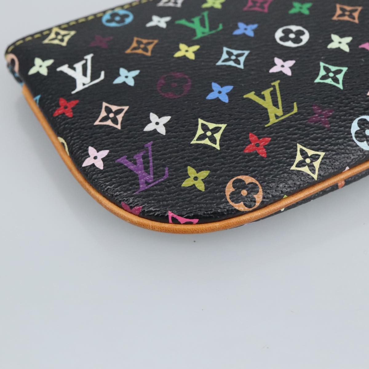 LOUIS VUITTON Multicolor Pochette MM Coin Purse Black M60031 LV Auth 97343