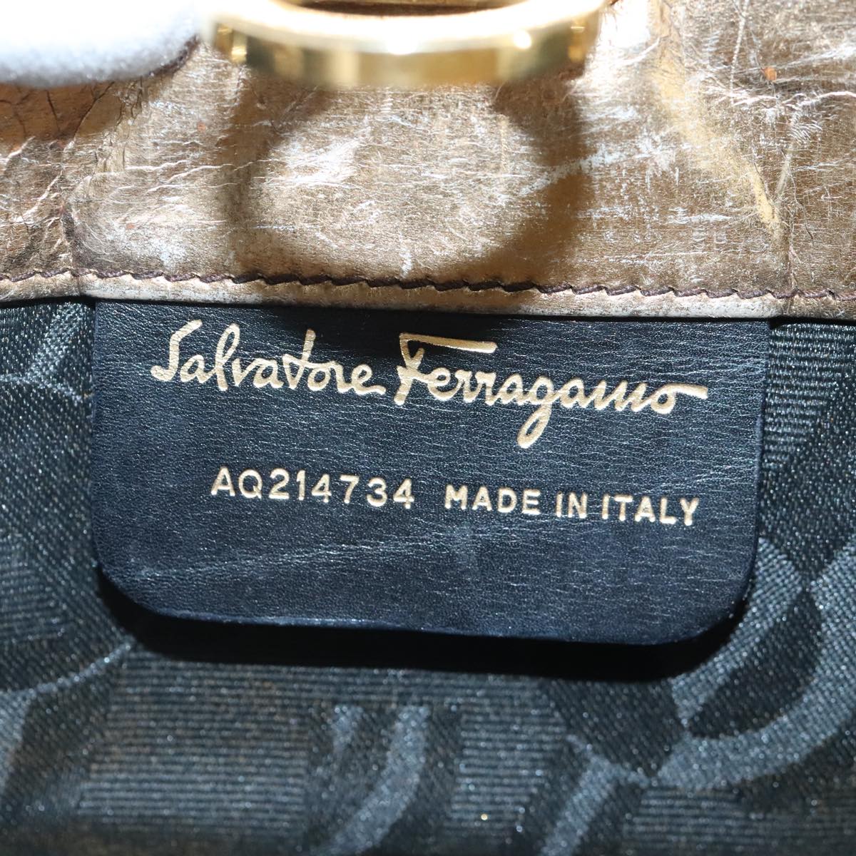 Salvatore Ferragamo Gancini Chain Shoulder Bag Leather Gold Auth 97418