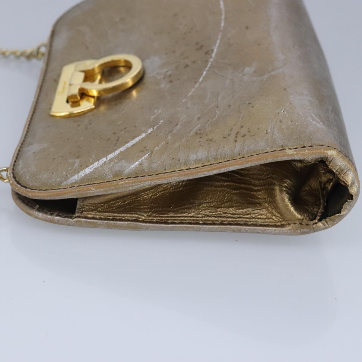 Salvatore Ferragamo Gancini Chain Shoulder Bag Leather Gold Auth 97418