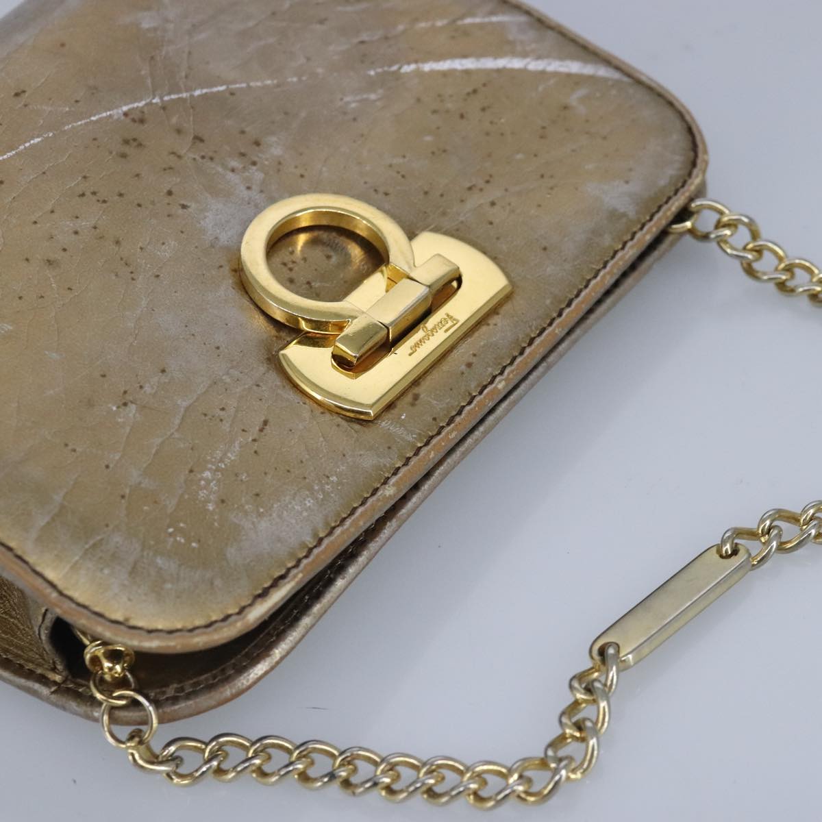 Salvatore Ferragamo Gancini Chain Shoulder Bag Leather Gold Auth 97418